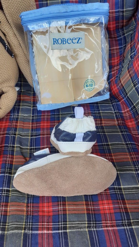 ROBEEZ Baby size 6-12m.😊