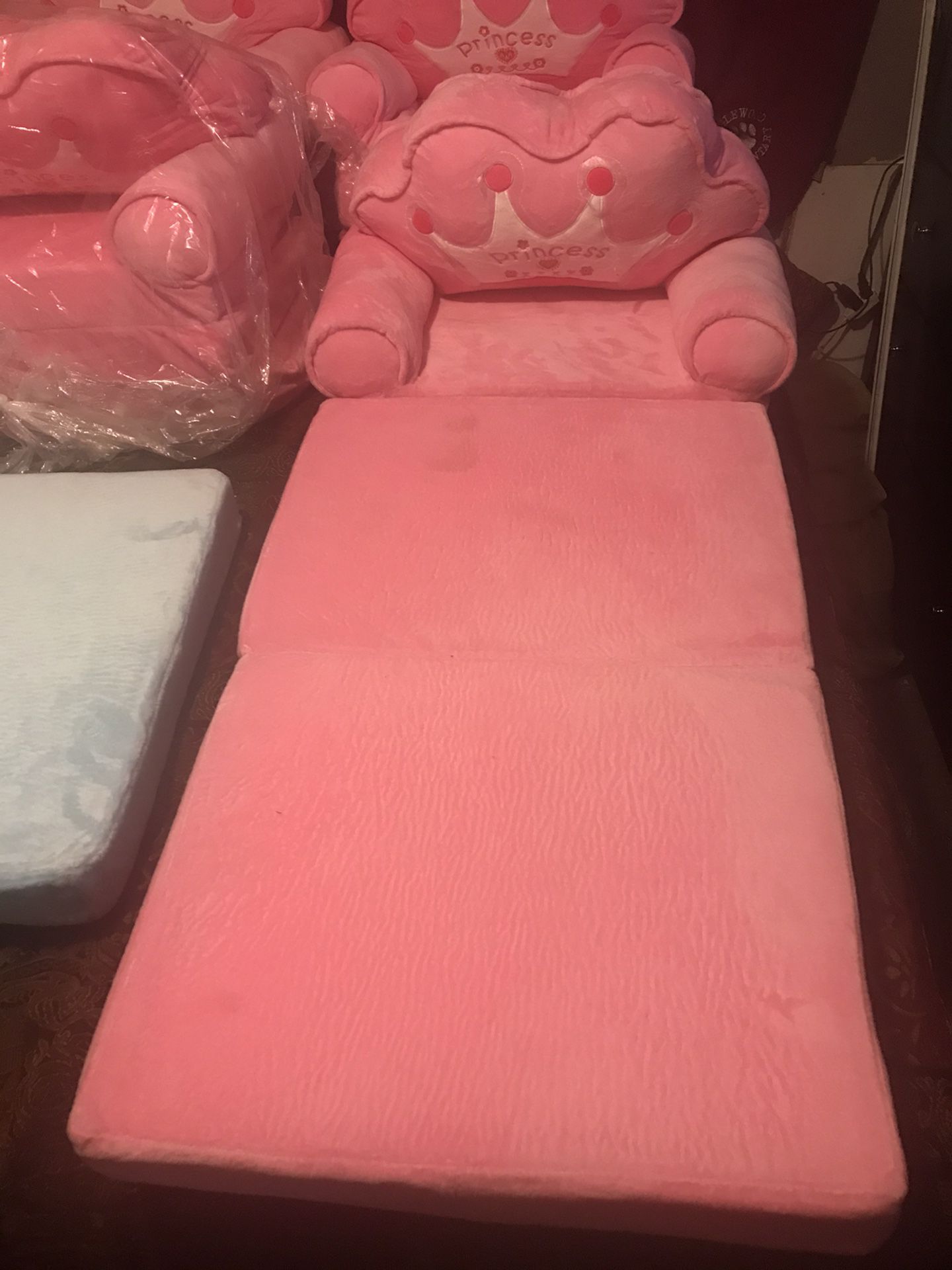 Pink Princess And Blue Prince  Recliners