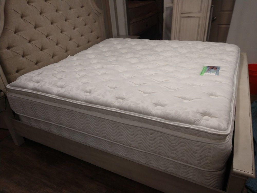 King bedroom set head board footboard dresser mirror 2 night stands with USB ports
