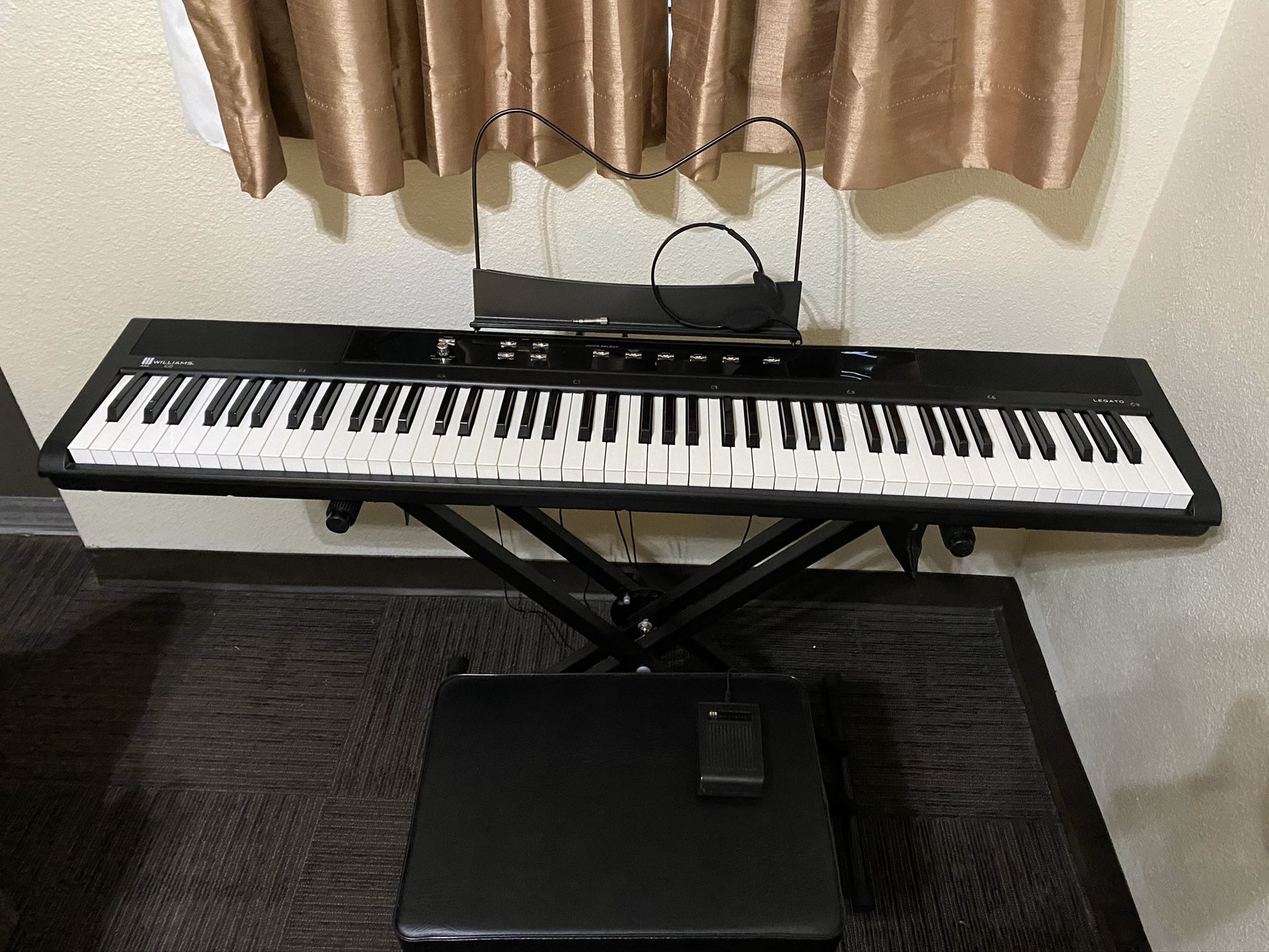 Williams Legato Professional 88Key Semi weighted Digital Piano w/chair