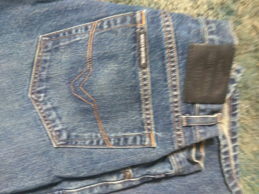 2pair Rustler Wrangler slim straight leg,
