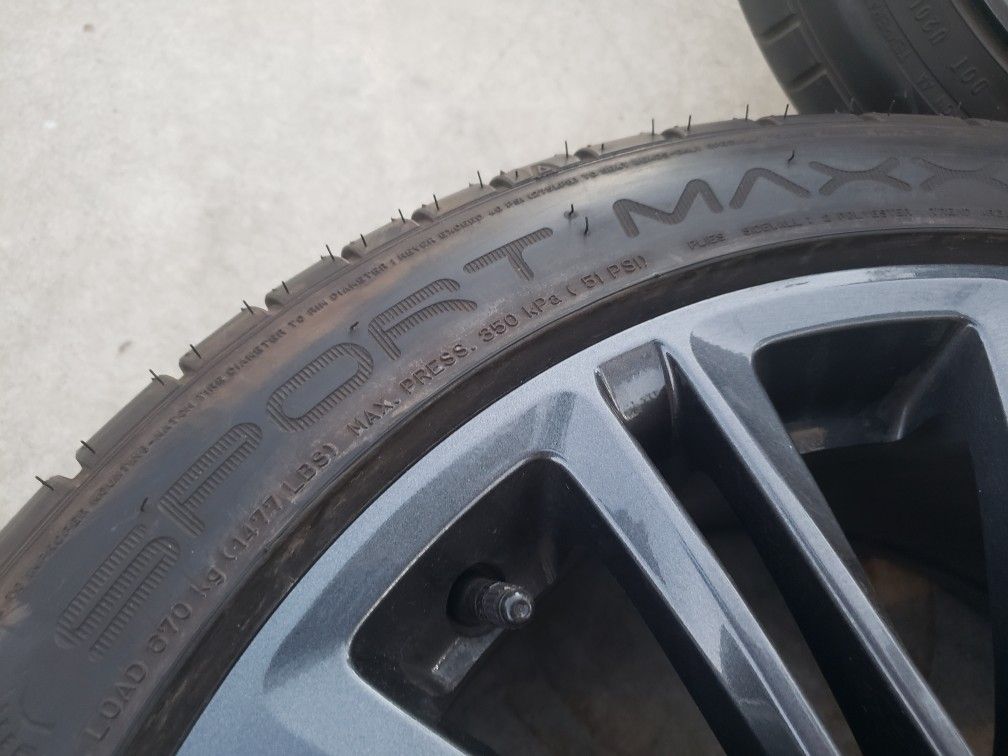 SUBARU WRX STI 17"INCH WHEELS WITH SPORT MAXX DUNLOP 235/45/17 TIRES