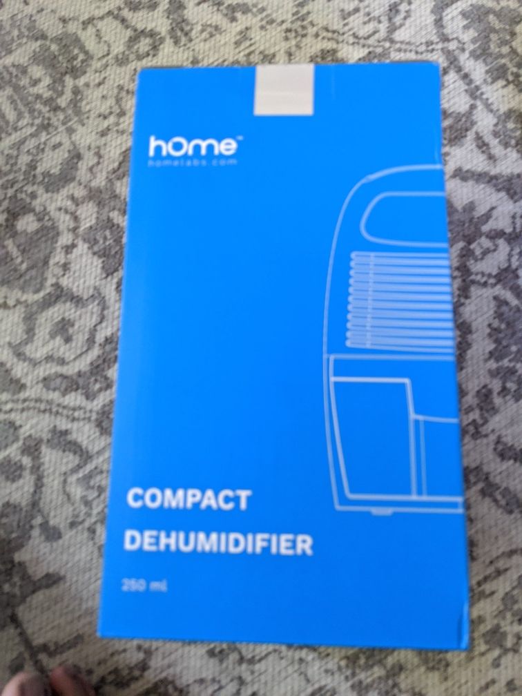 Compact mini humidifier