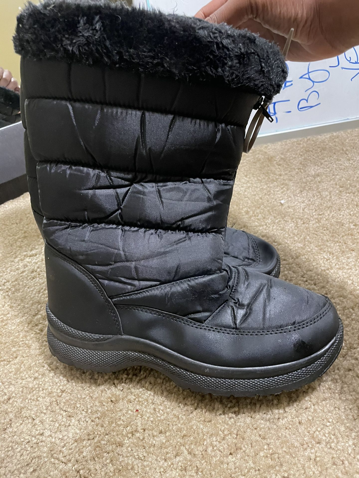 Women’s Snow Boots Size:10