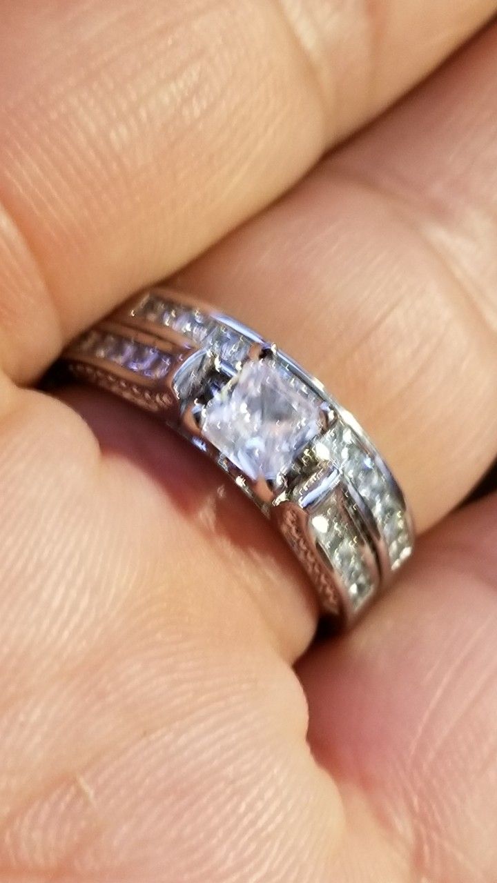 Gorgeous princess Cut Women's Wedding Engagement Promises Ring Size 6