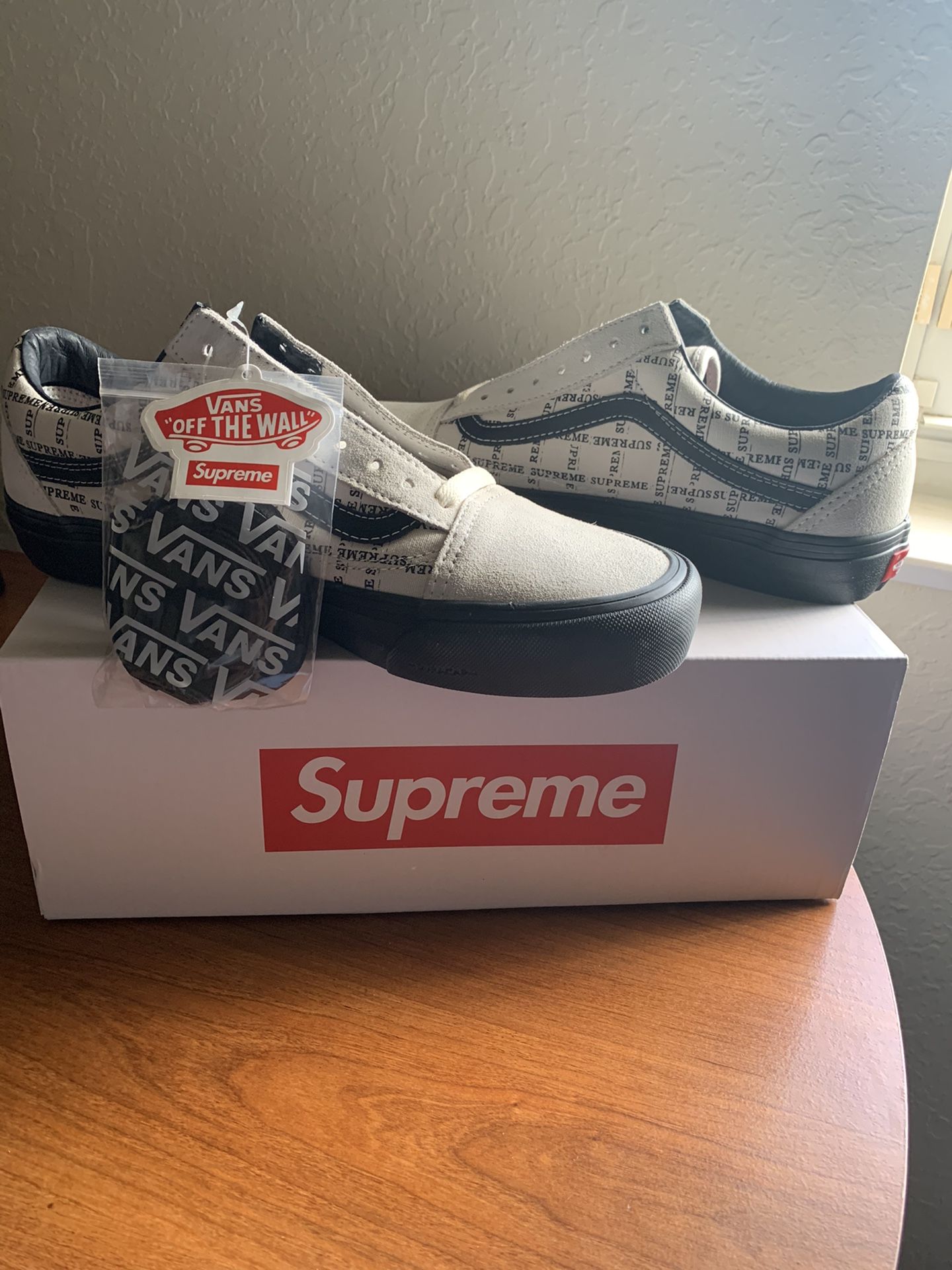 SUPREME X VANS! Old School Pro! Size 9