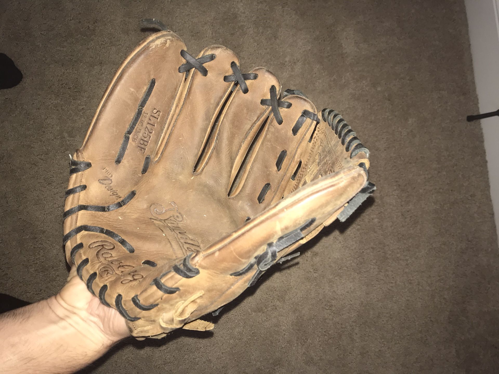 Rawlings 12.5 In’ Baseball Glove