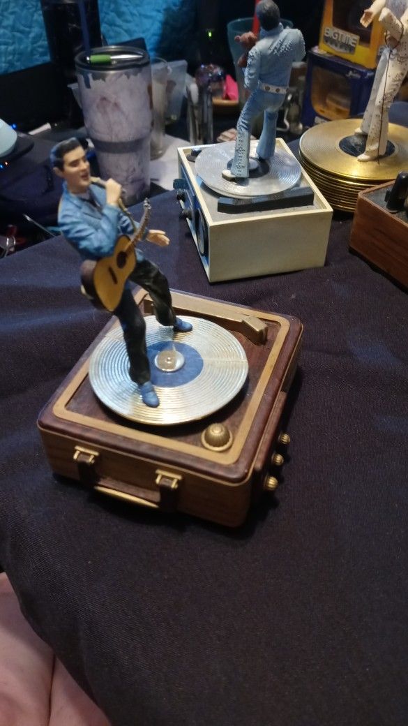 Elvis Presley Music Boxes and Elvis Presley Collector's Glass Plate