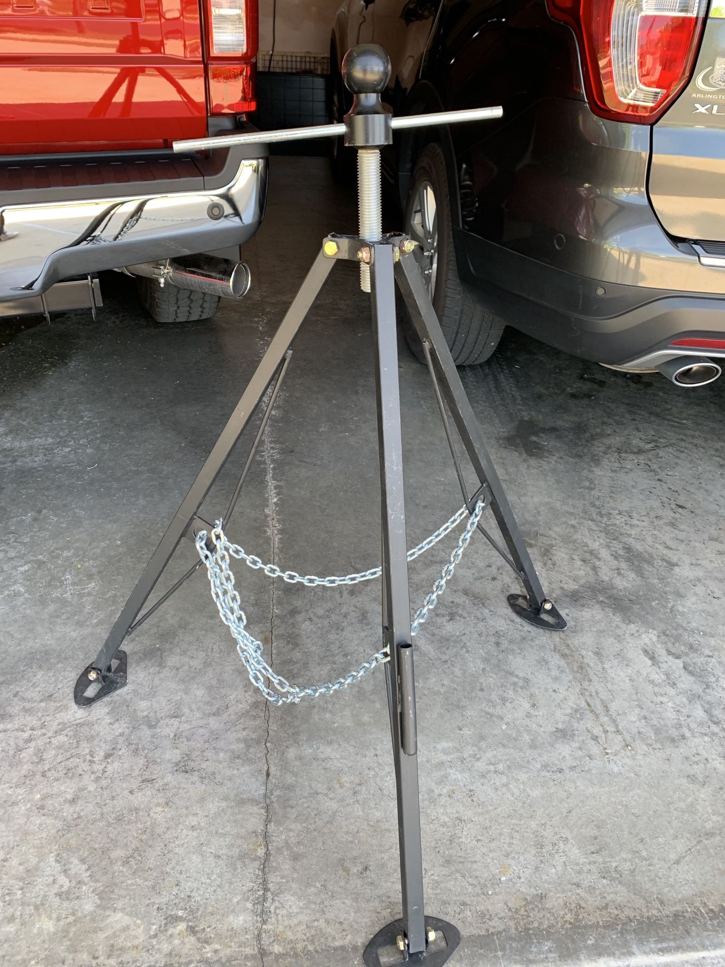 RV Fifth wheel Support