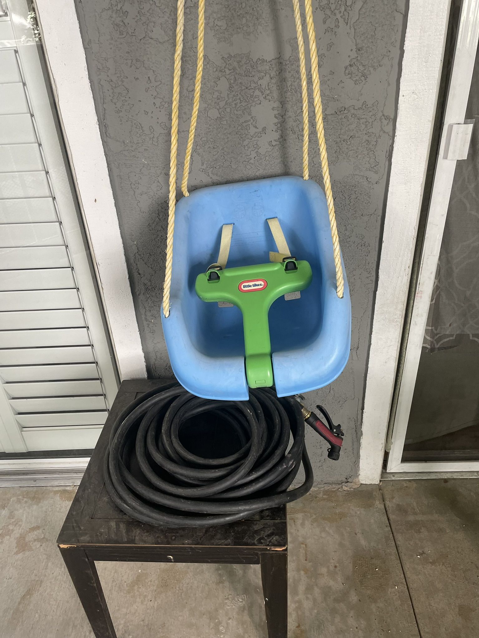 Little Tikes Snug And Secure Swing