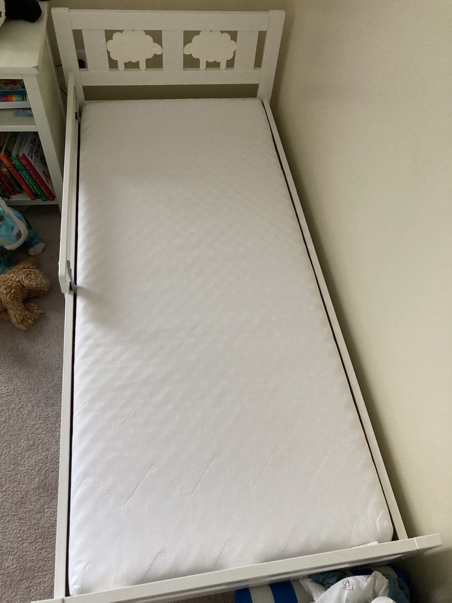 Toddler/ Youth Bed (Kritter)