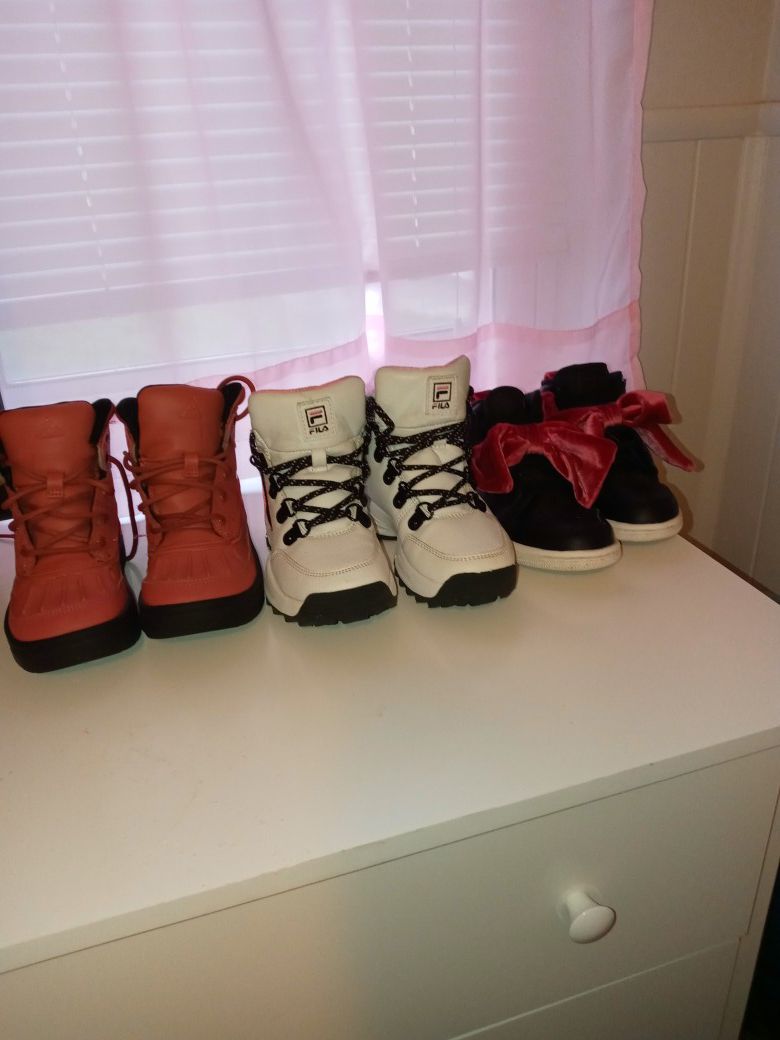 Little girl nike boots  jordans size 12 c great condition
