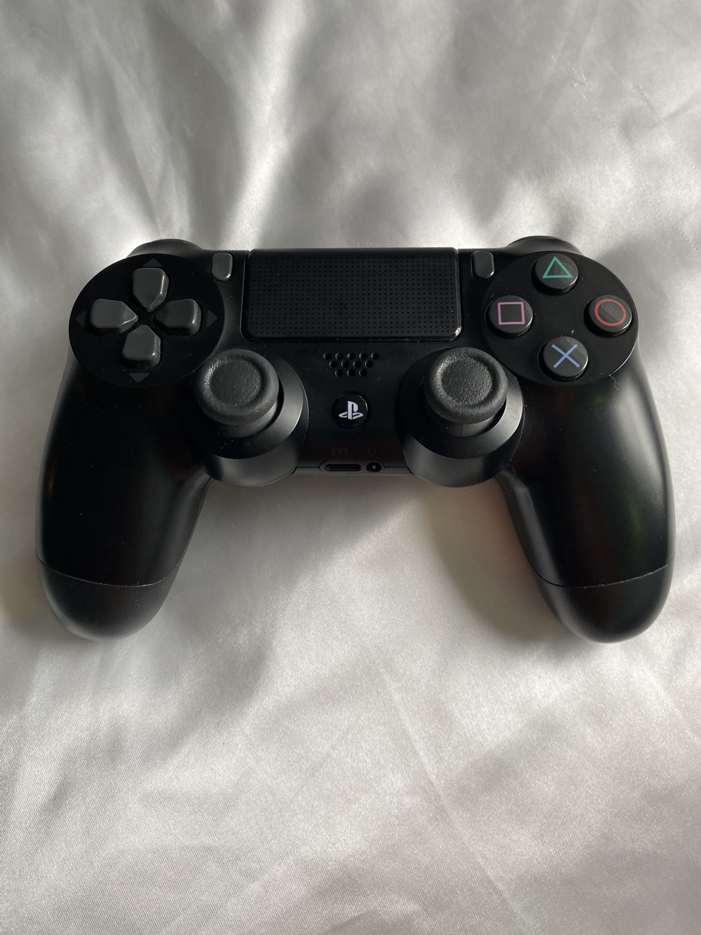 PS4 Slim 1tb - Two DualShock Controllers - Call Of Duty