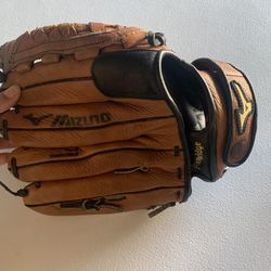 Mizuno Baseball Glove 11.75 Inches  Thumbnail