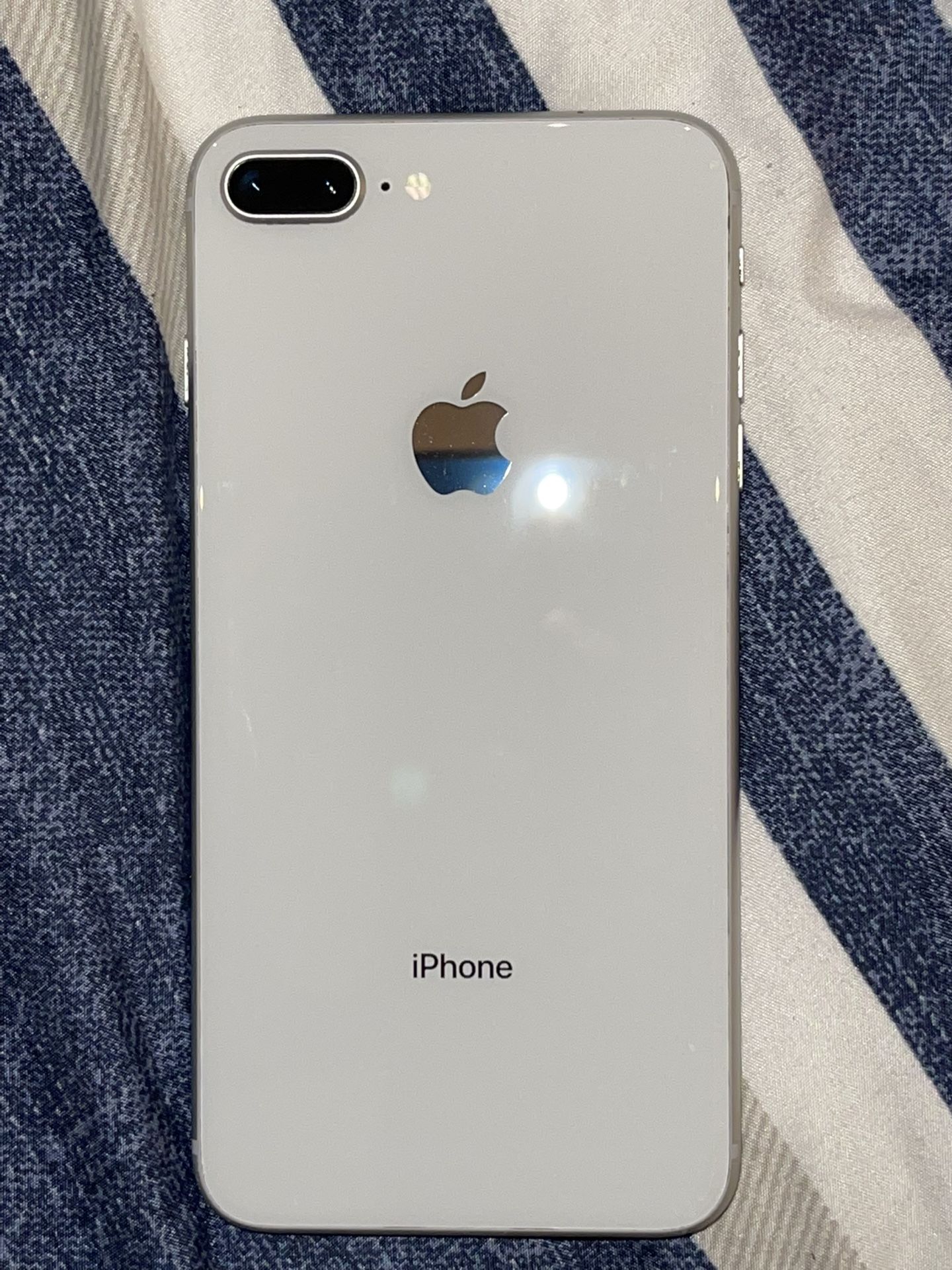iPhone 8plus Silver 64gb Unlocked