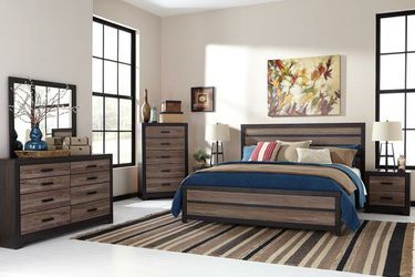 Harlinton Gray/Charcoal Panel Bedroom Set | B32 Thumbnail