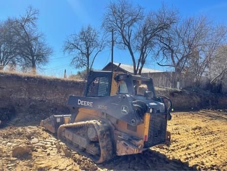 Skid Steer / Bobcat / Tractor El Dia/ Per Dayyy