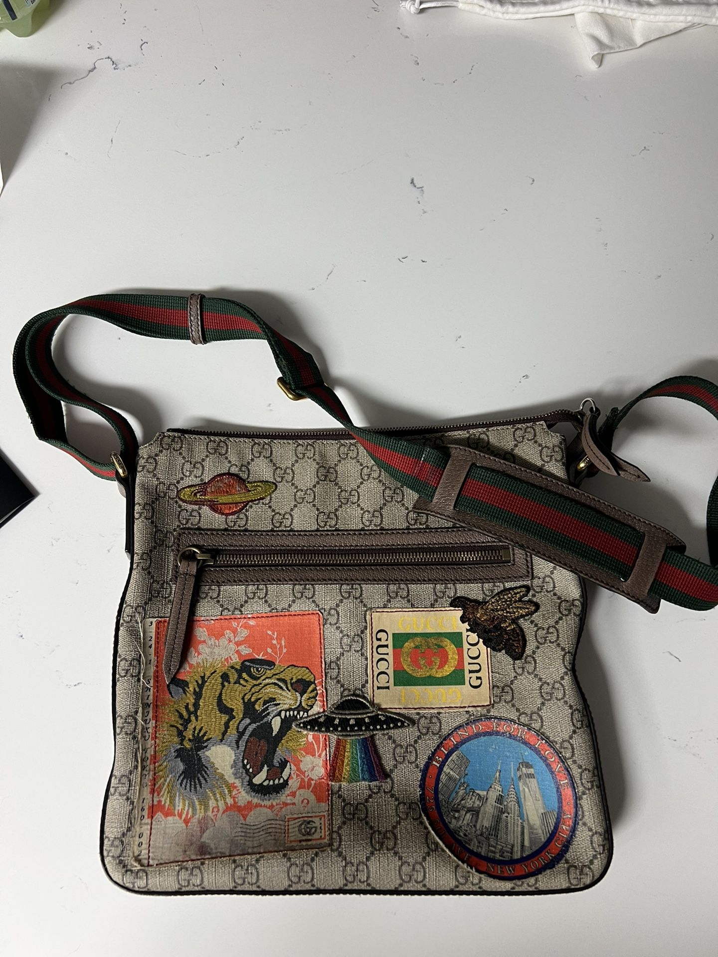 Authentic Gucci Surpreme Messenger Bag 