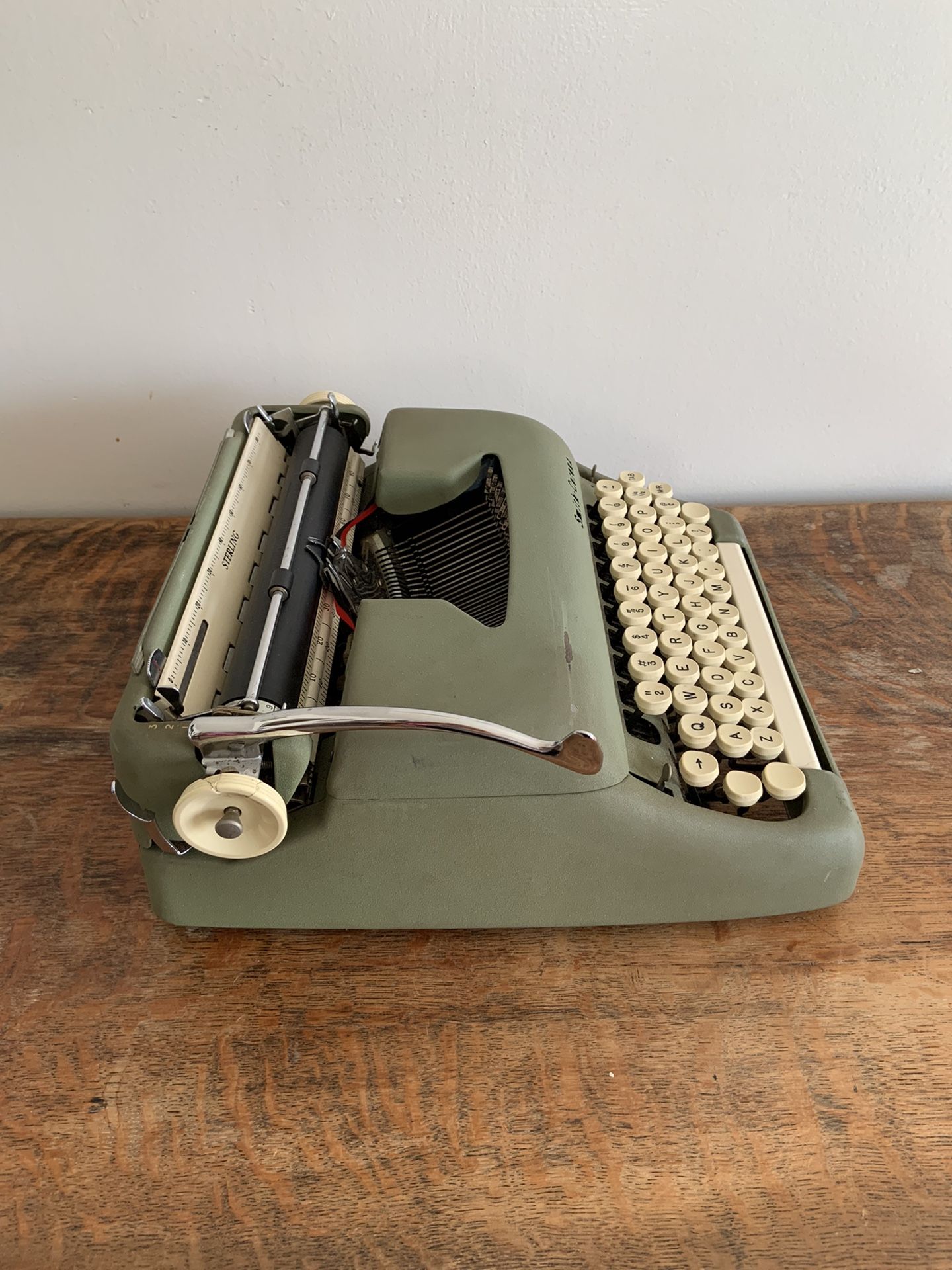 1961 Smith Corona Sterling 5A Series $250