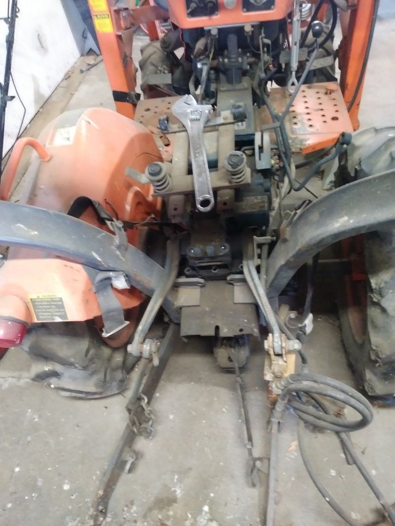 Kubota tractor 6200