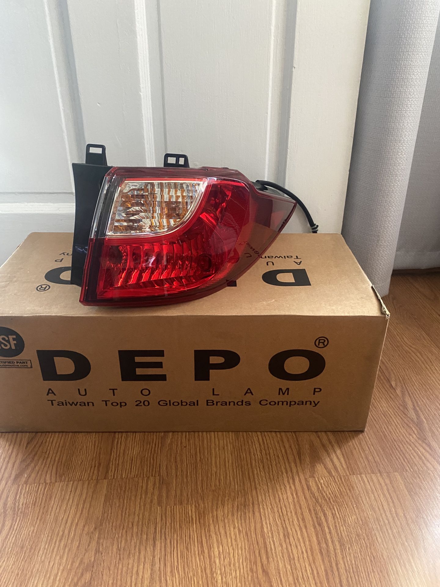 Replacement Passenger Side Tail Light For Mazda