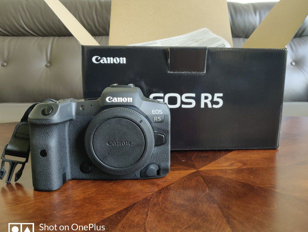 Canon EOS R5 Like New With Warranty
