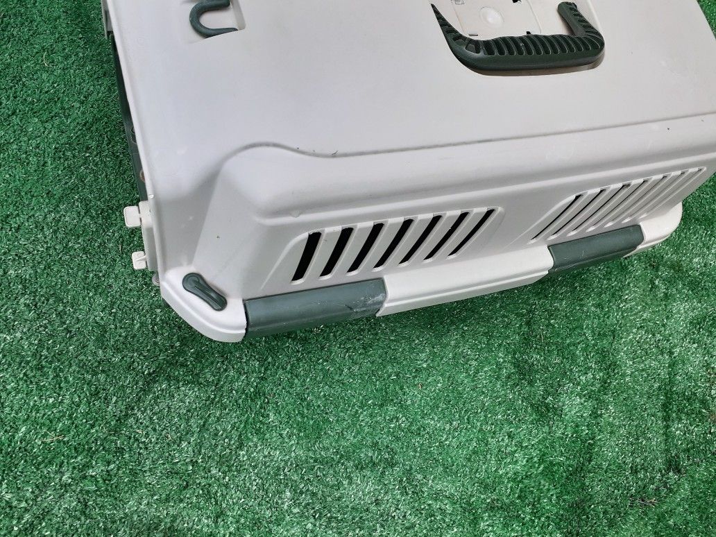 Pet Carrying case