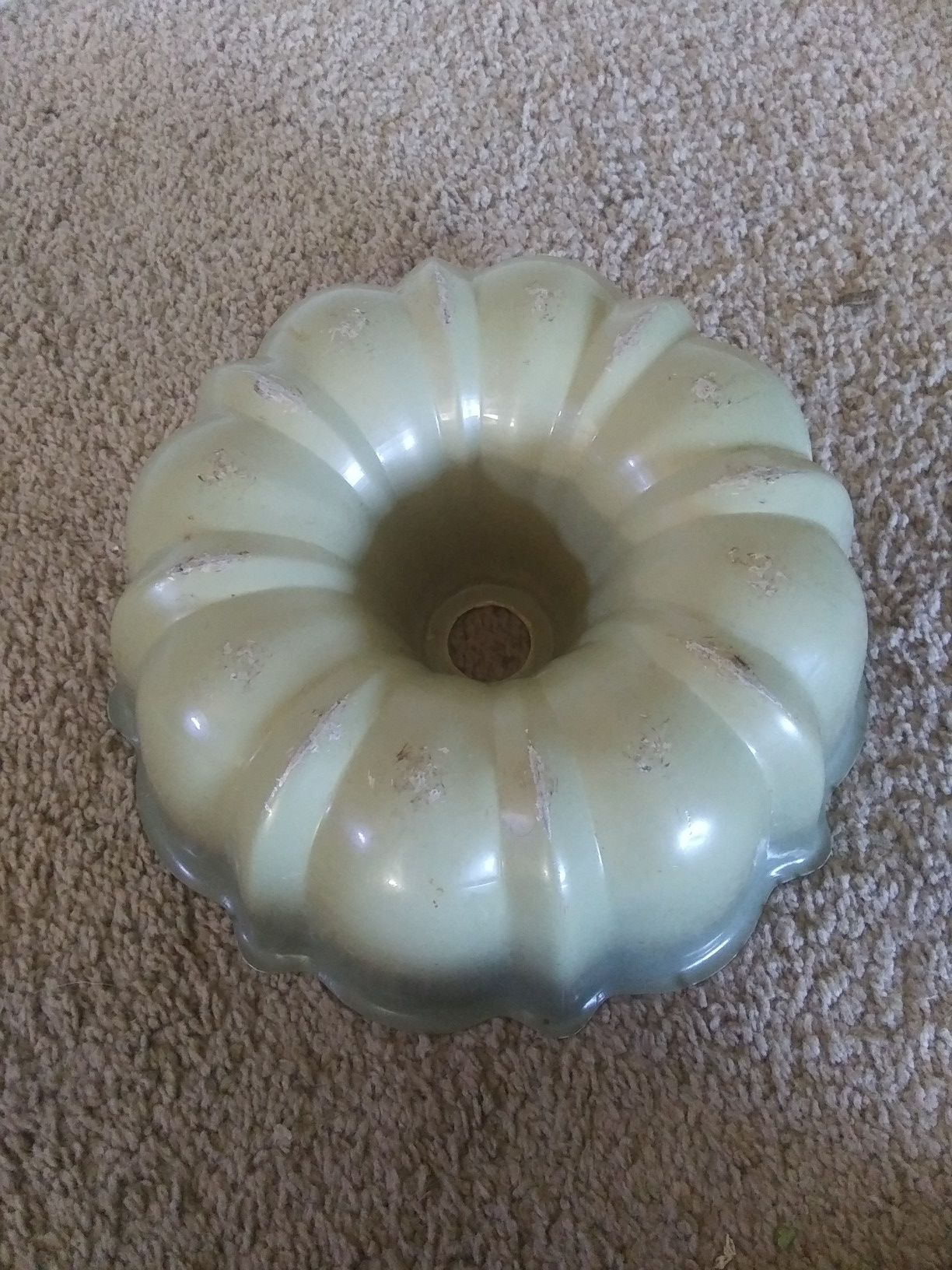 Bundt cake pan
