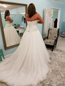 Size 18 corseted wedding dress Thumbnail