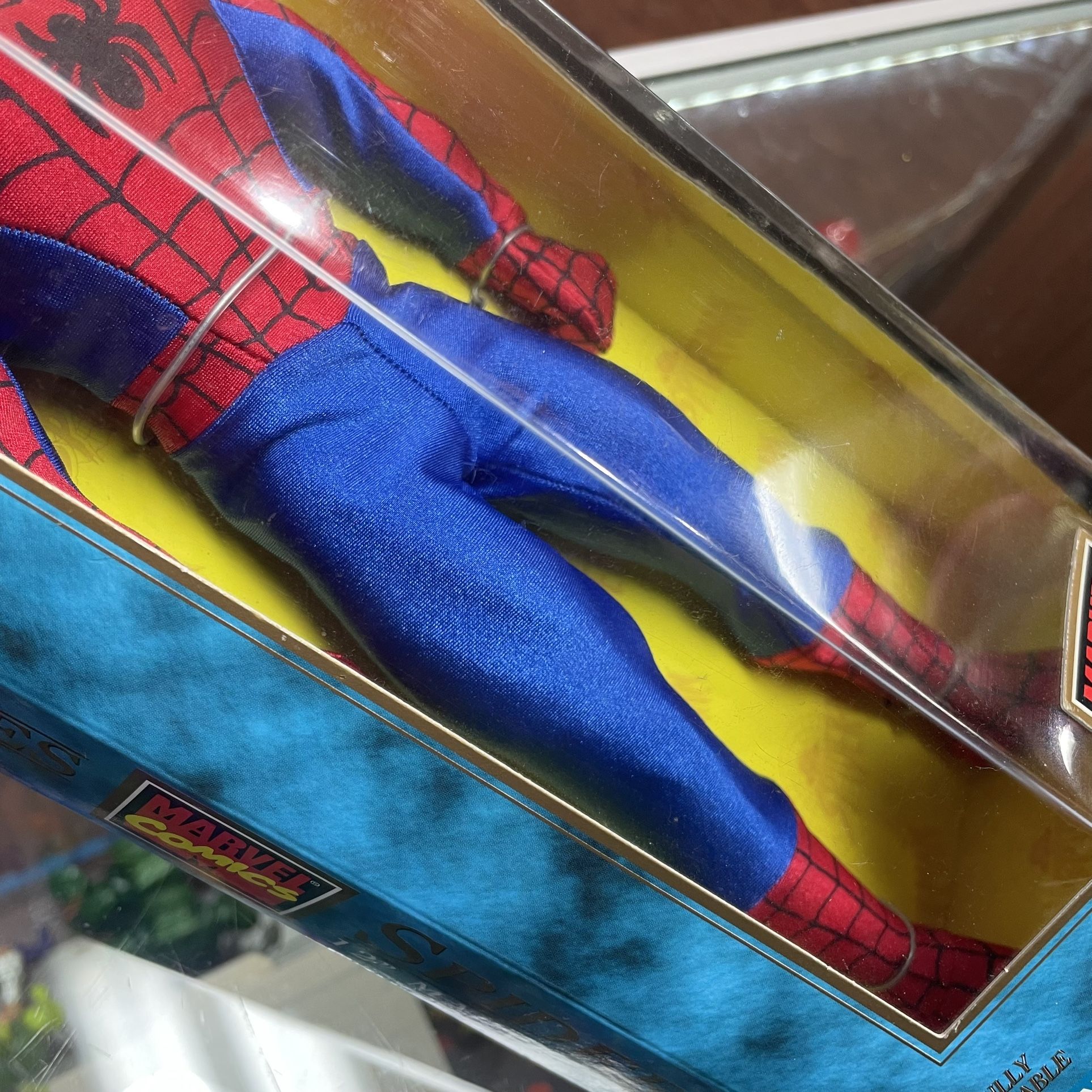 Vintage 1997 Toy Biz Special Edition Series Spider-Man 12” Marvel Super Hero Action Figure Toy NIB - Highly Detailed, Cloth Clothes