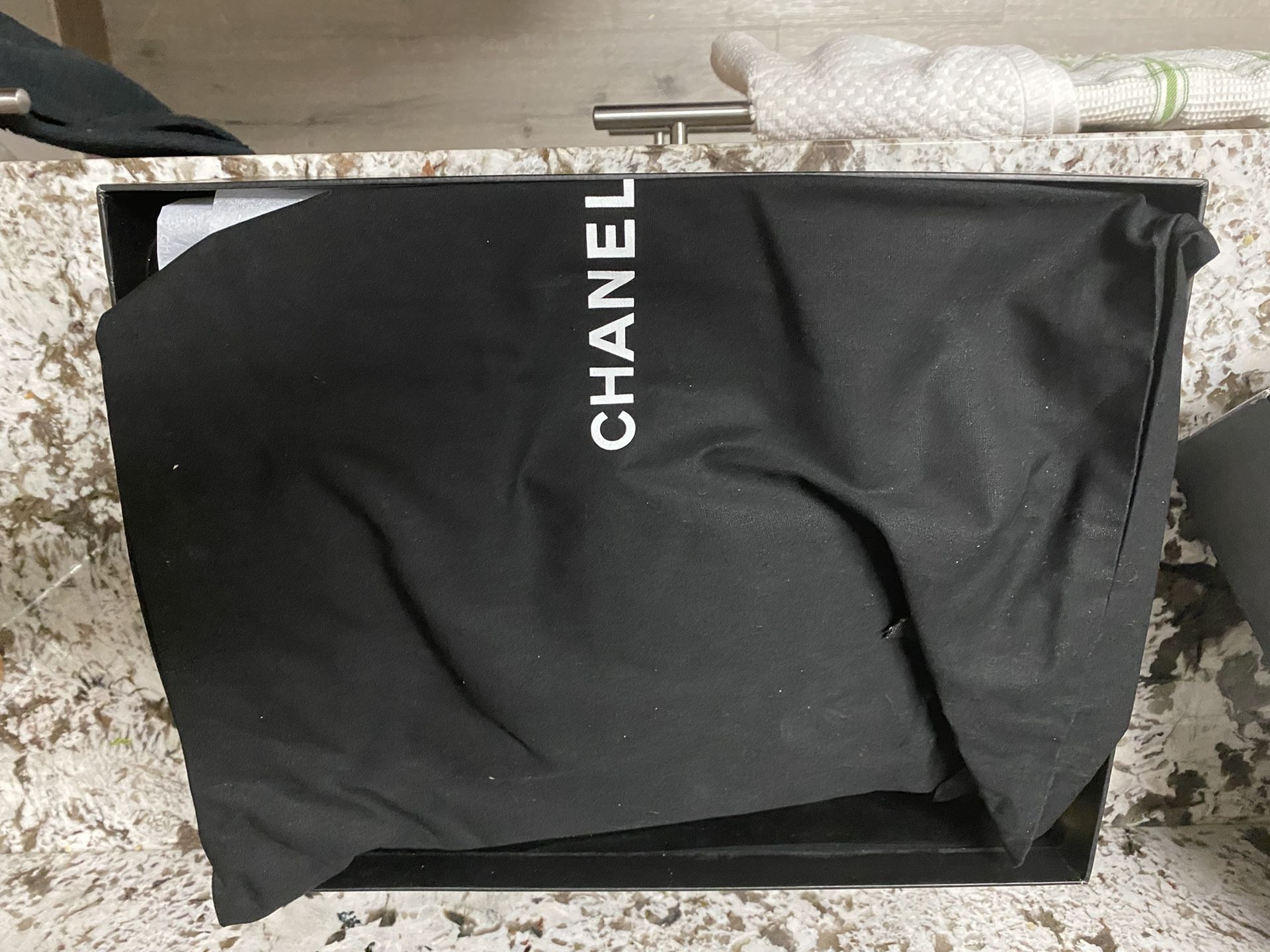 Authentic Chanel Maxi Handbag New Without Tag
