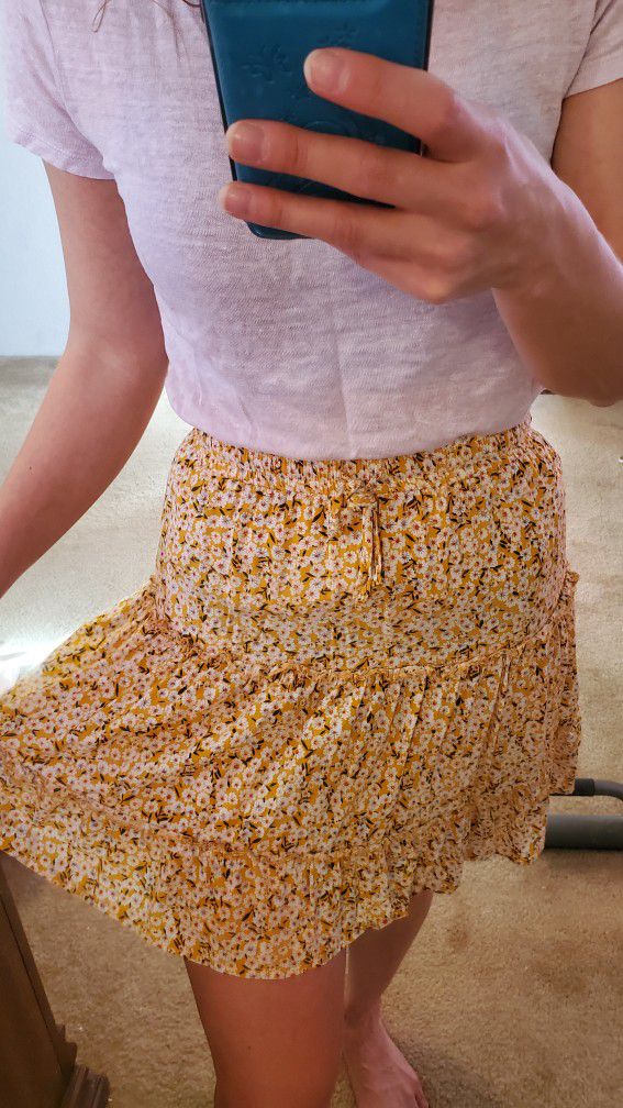 Yellow Mini Skirt. Size Small
