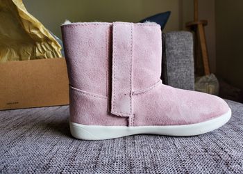 UGG Toddlers boots Sizes 12. Please click on 🌟🌟🌟🌟🌟 for more offers. follow me. Thank you Thumbnail