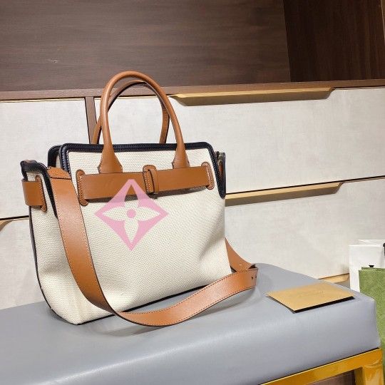 Burberry Pocket Tote Black 33x33cm