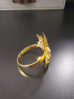 Gold Flower Napkin Rings Thumbnail