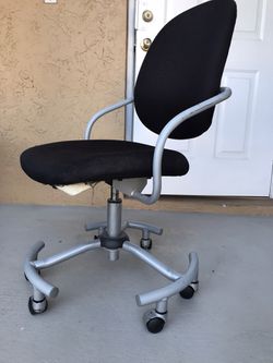 Desk Chair Thumbnail
