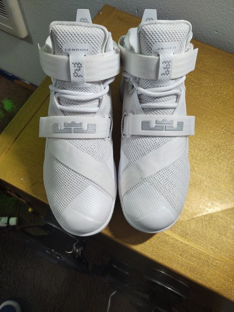 LeBron James soldiers size 8