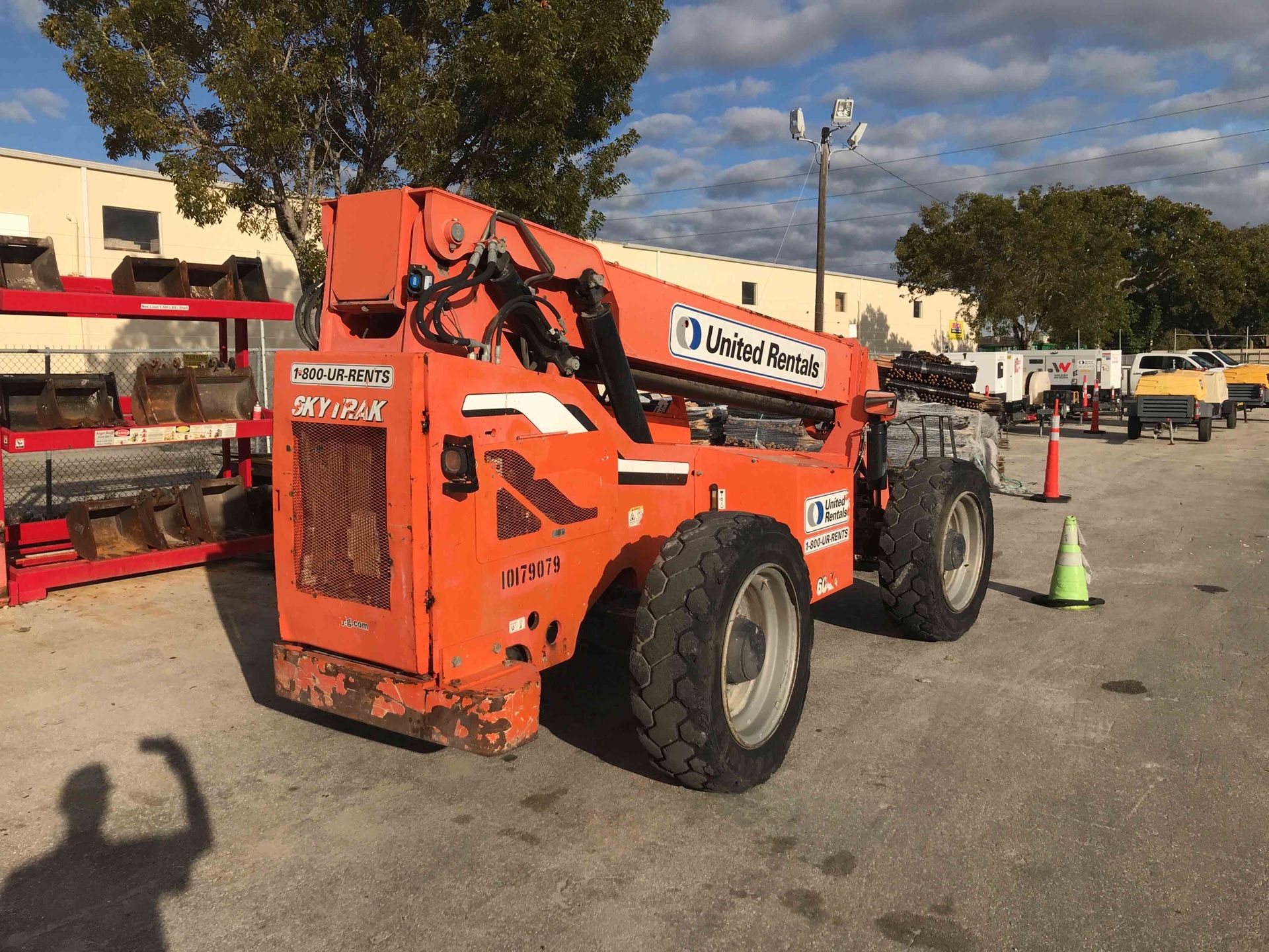 Forklift 6,000lbs Reach 42' - 2013 SkyTrak 6042