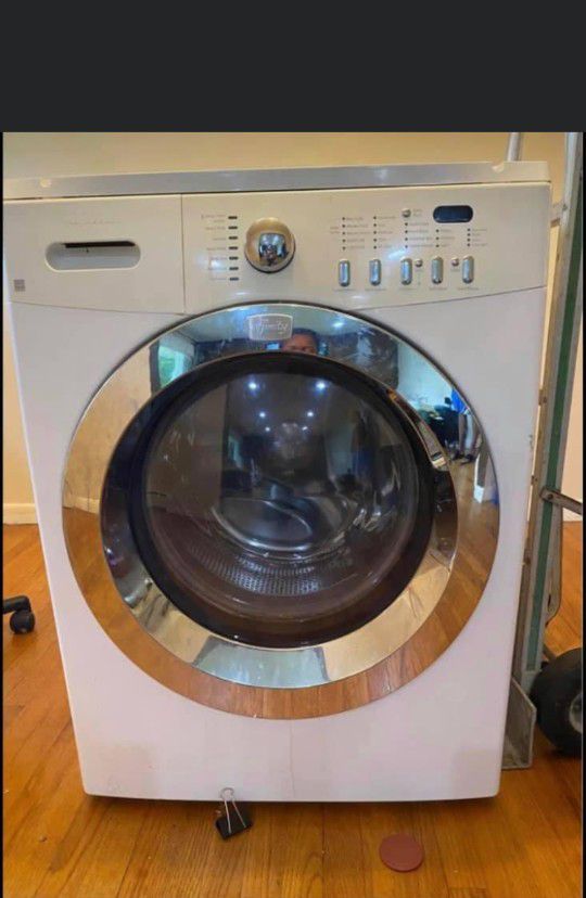 Front Loader Washing Machine. 