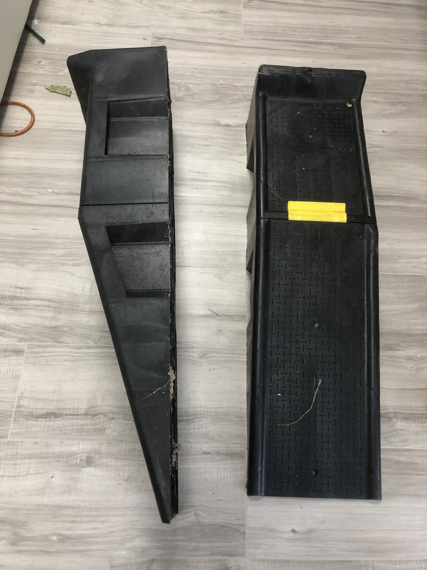 Car Rams Set Of 2