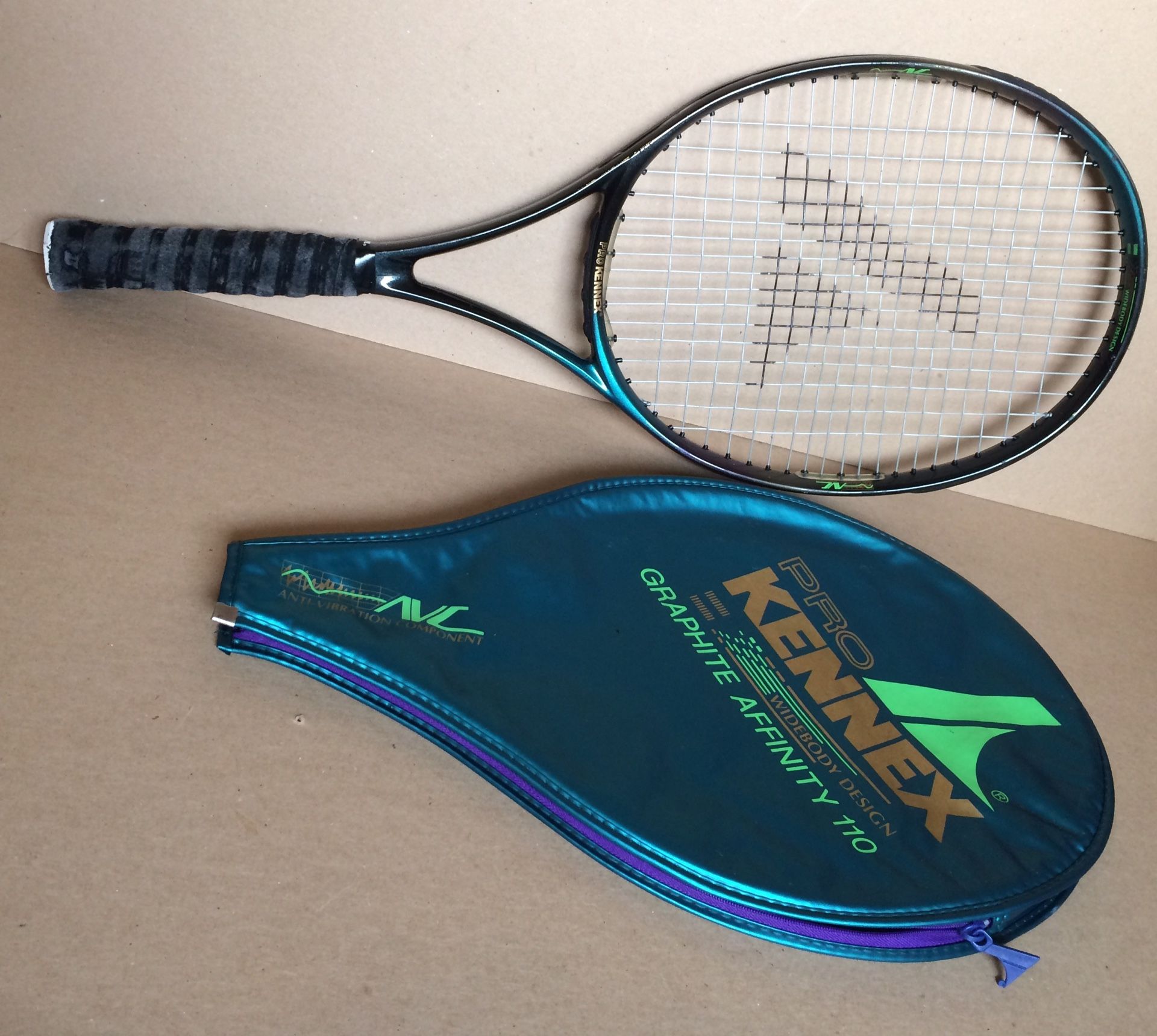 Green & Black Wilson Pro Kennex "Graphite Affinity 110" Tennis Racket