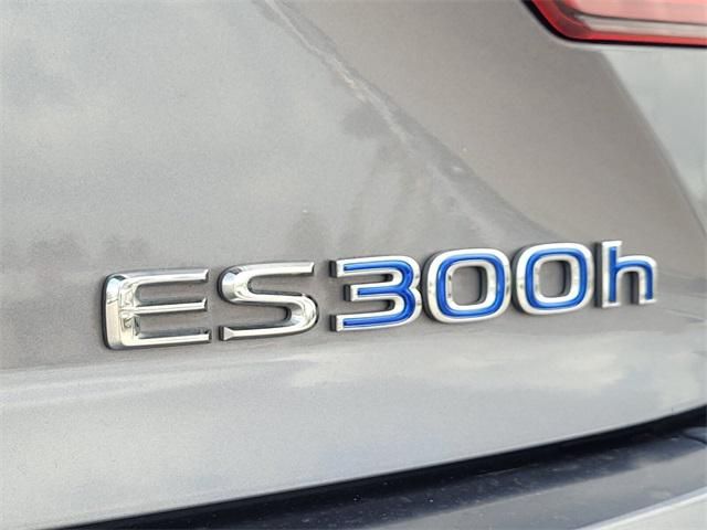 2015 Lexus ES 300h