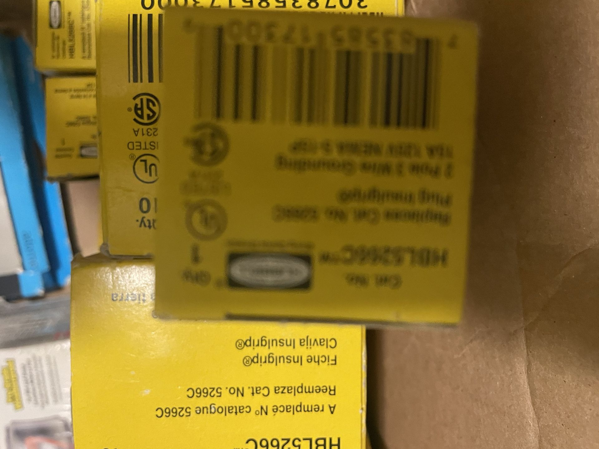 Hubbell Replace 2 Pole 3 W 15A 120V Male Plug