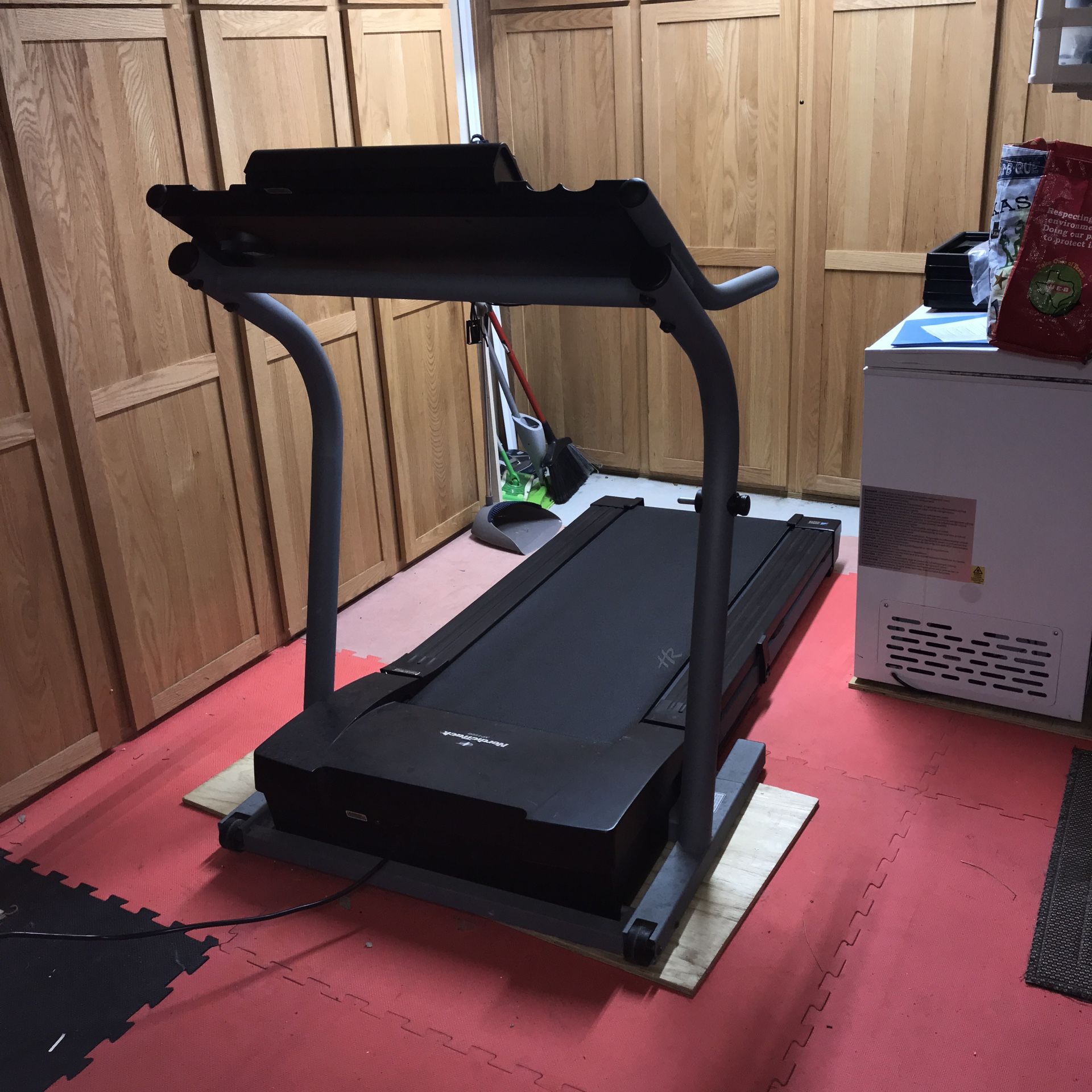 NordicTrack EXP1000 Treadmill