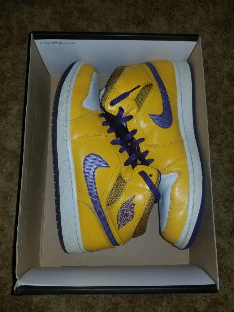 Lakers Mid Air Jordans Size 12 Like New