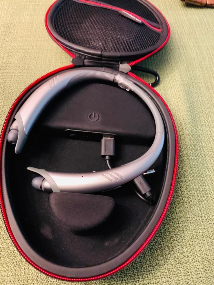 Headphone Charger/Carry case/ Protective Hard Shell w/ LG phones & accessories
