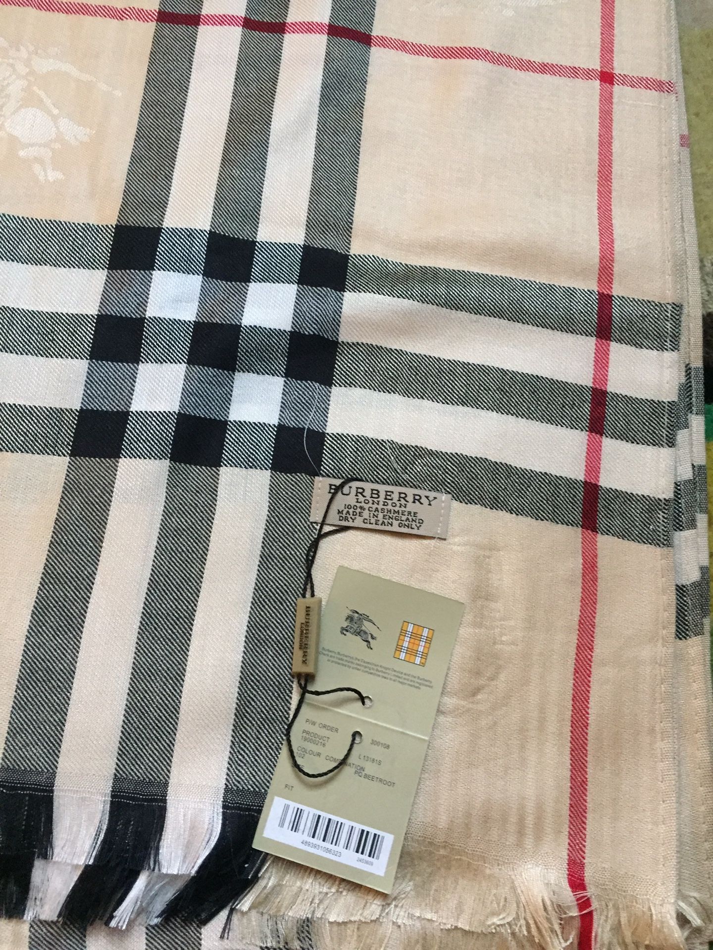 Burberry cashmere scarf