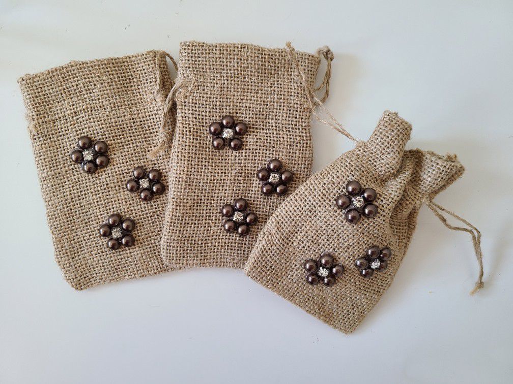NEW Set of 3 pearl designed small burlap baggies, gift bags!