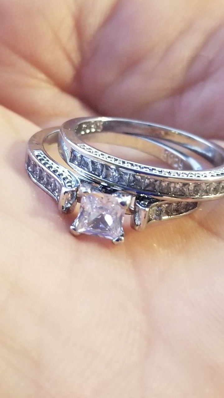 Gorgeous princess Cut Women's Wedding Engagement Promises Ring Size 6