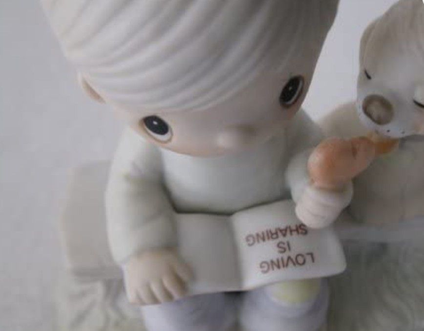 Precious Moments Figurine - Loving Is Sharing - Boy #E-3110B